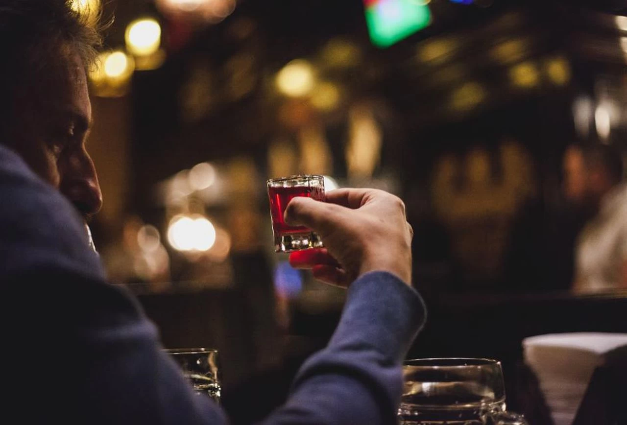 Διαπρέπουν οι Έλληνες ερευνητές – Βρήκαν τα γονίδια που σχετίζονται με τη κατανάλωση αλκοόλ